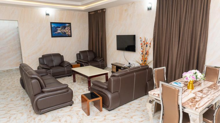 THREE BEDROOM EXECUTIVE