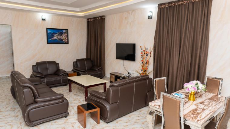 THREE BEDROOM EXECUTIVE
